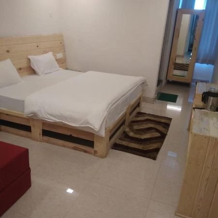 Hotel Charanpaduka Badrinath Ngoại thất bức ảnh