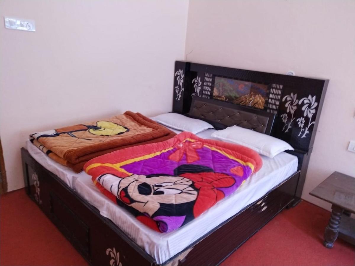Hotel Charanpaduka Badrinath Ngoại thất bức ảnh