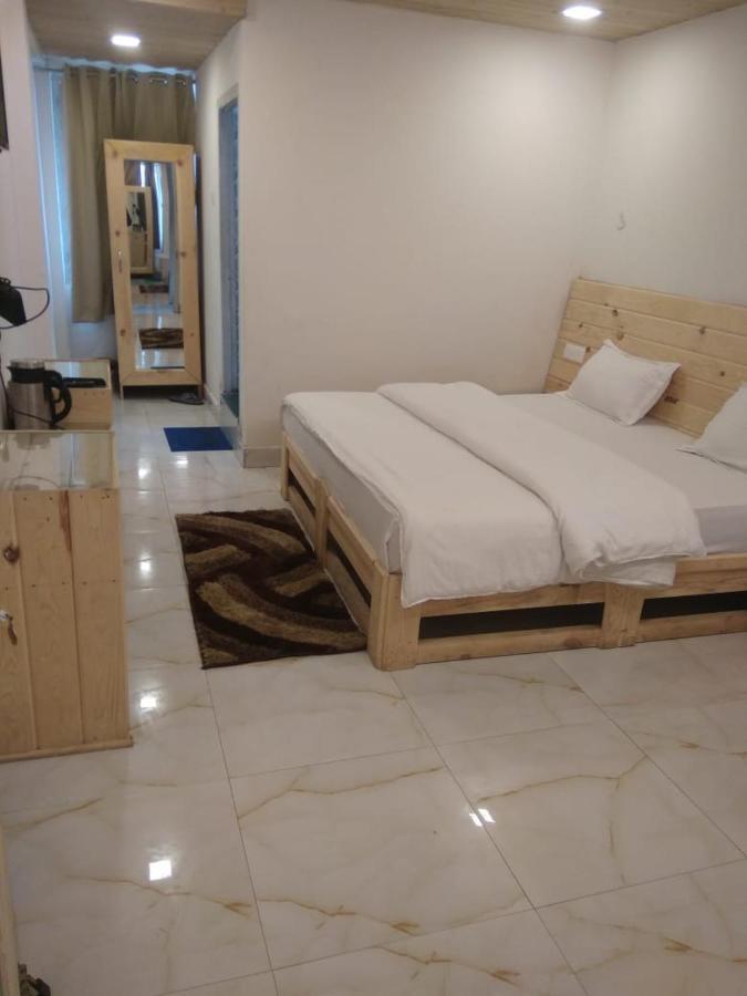Hotel Charanpaduka Badrinath Ngoại thất bức ảnh